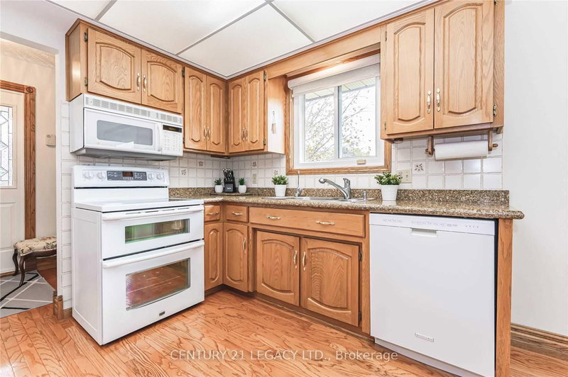 (Upper) - 2067 Old Mill Rd, Kitchener, N2P 1E4 | Image 3