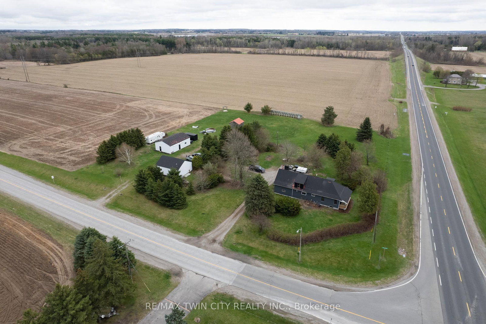 8 CONC. 8 TOWNSEND • Norfolk, ON photo 4