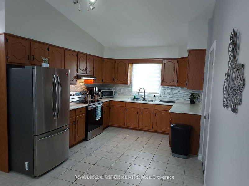 31 Josselyn Dr, London South, N6E 3V7 | Image 2