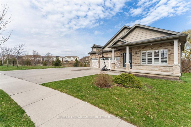 66 Magnificent Way, Hamilton, L0R 1C0 | Image 2