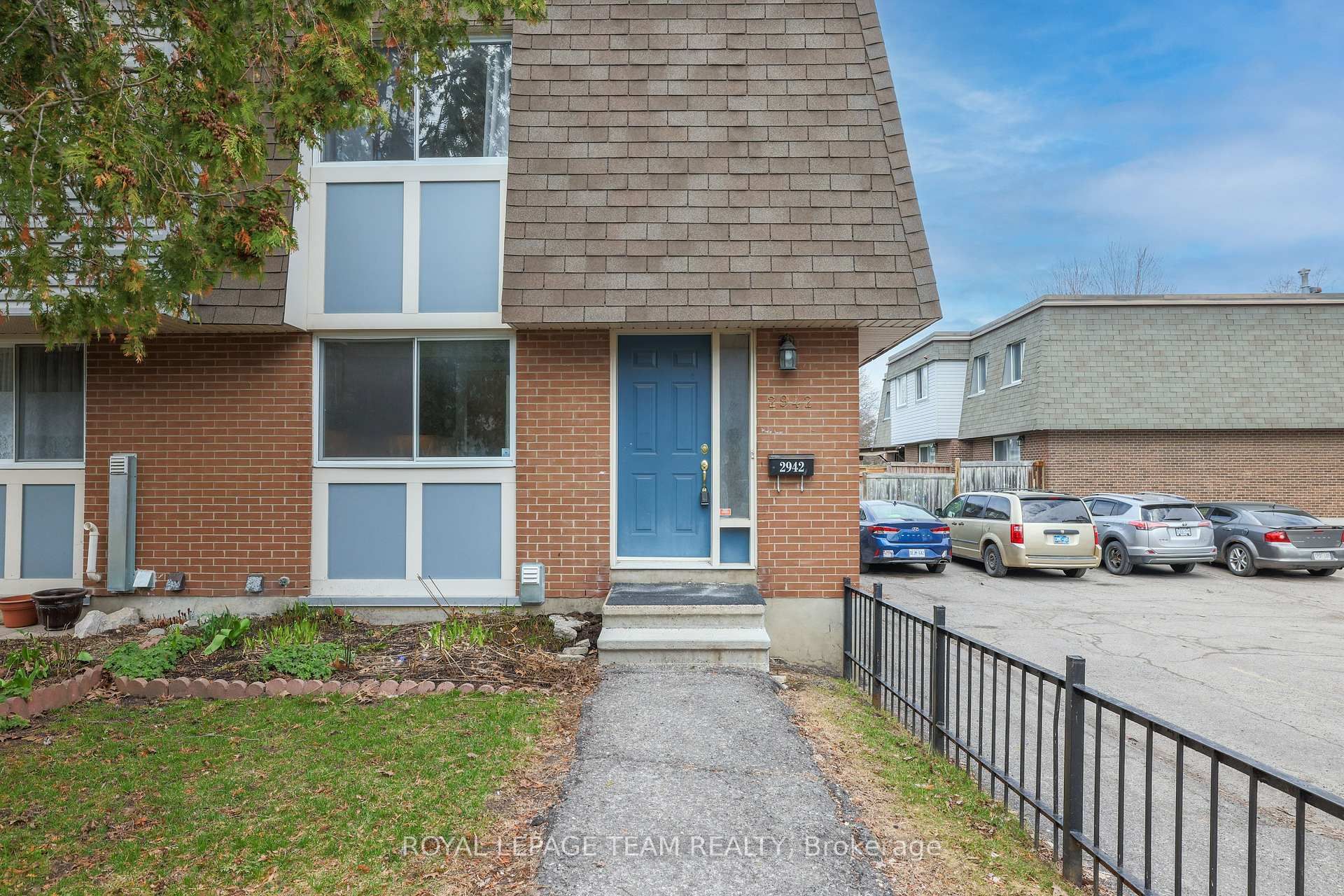 2942 Fairlea Crescent, Ottawa, ON