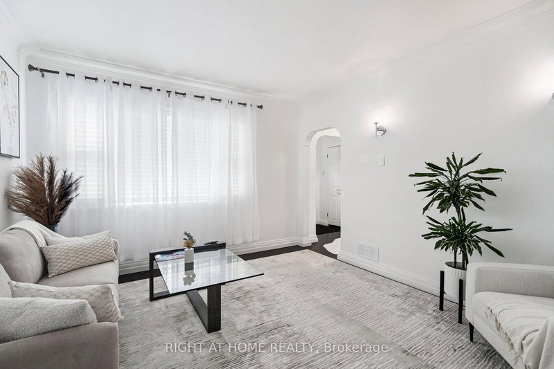 105 Glenridge Ave, St. Catharines, L2R 4X5 | Image 2