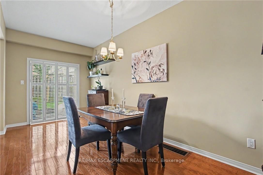 Townhouse for sale at 44-81 Valridge Drive, Hamilton, Ontario, L9G 5B6 - Ancaster - MLS: X13022266