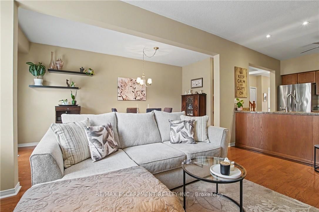 Townhouse for sale at 44-81 Valridge Drive, Hamilton, Ontario, L9G 5B6 - Ancaster - MLS: X13022266