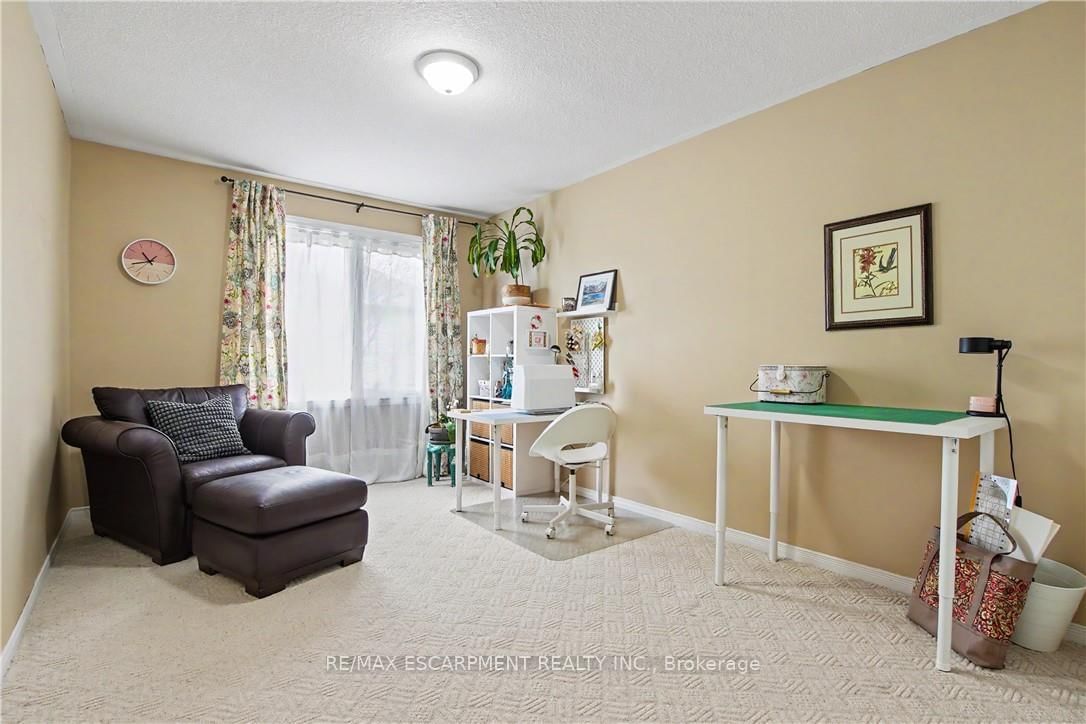 Townhouse for sale at 44-81 Valridge Drive, Hamilton, Ontario, L9G 5B6 - Ancaster - MLS: X13022266