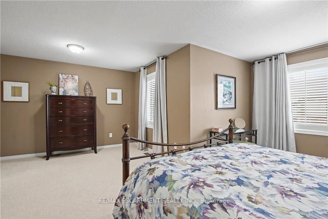 Townhouse for sale at 44-81 Valridge Drive, Hamilton, Ontario, L9G 5B6 - Ancaster - MLS: X13022266