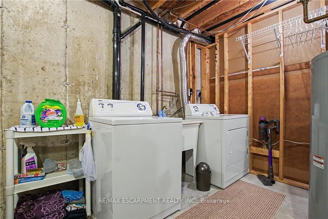 Townhouse for sale at 44-81 Valridge Drive, Hamilton, Ontario, L9G 5B6 - Ancaster - MLS: X13022266