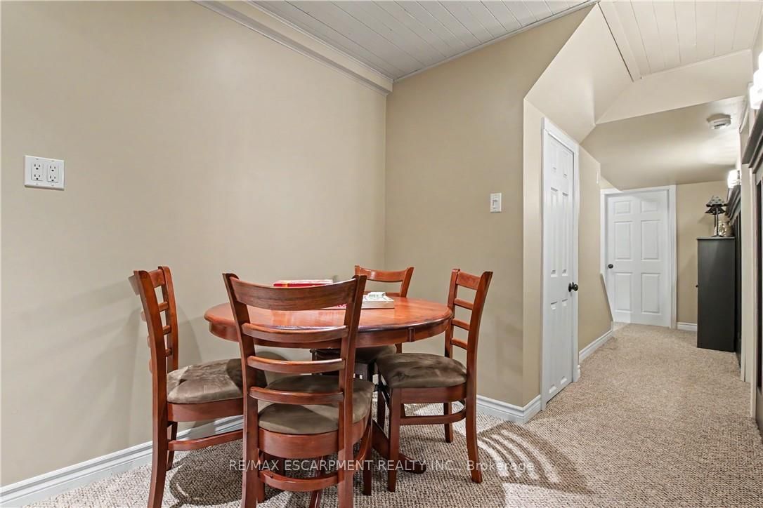 Townhouse for sale at 44-81 Valridge Drive, Hamilton, Ontario, L9G 5B6 - Ancaster - MLS: X13022266