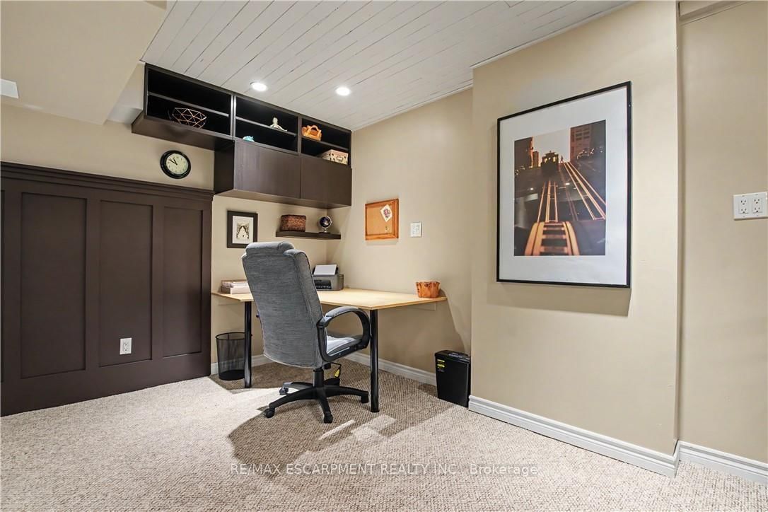 Townhouse for sale at 44-81 Valridge Drive, Hamilton, Ontario, L9G 5B6 - Ancaster - MLS: X13022266