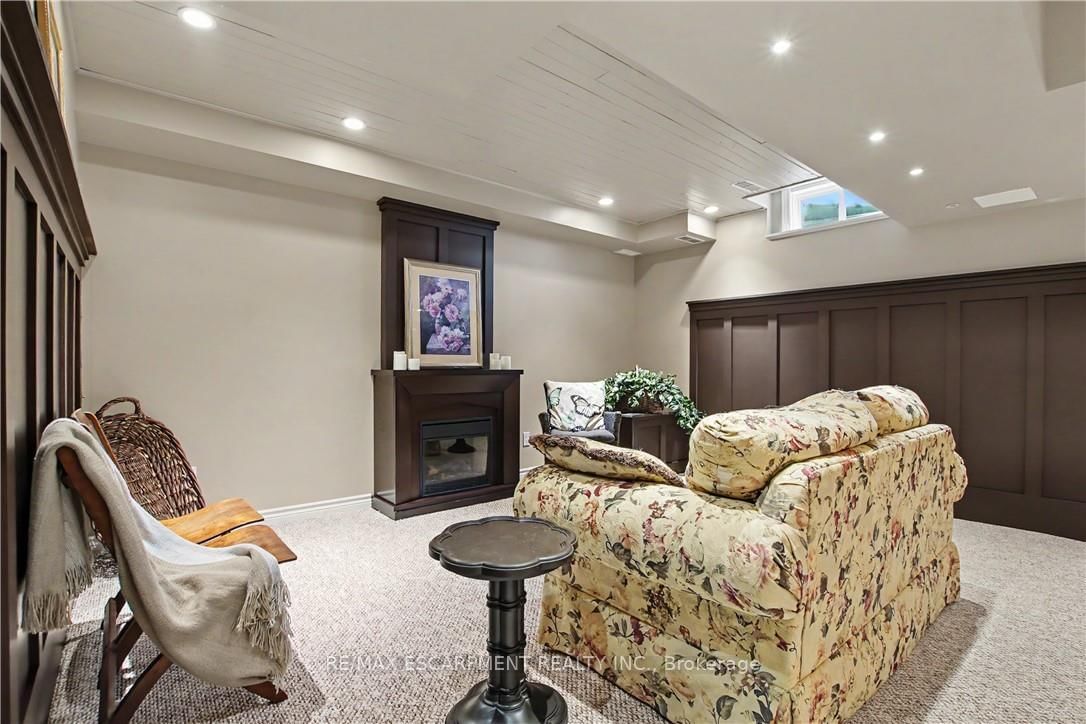 Townhouse for sale at 44-81 Valridge Drive, Hamilton, Ontario, L9G 5B6 - Ancaster - MLS: X13022266