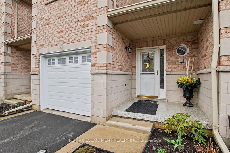 44 - 81 Valridge Dr, Hamilton, L9G 5B6 | Image 3