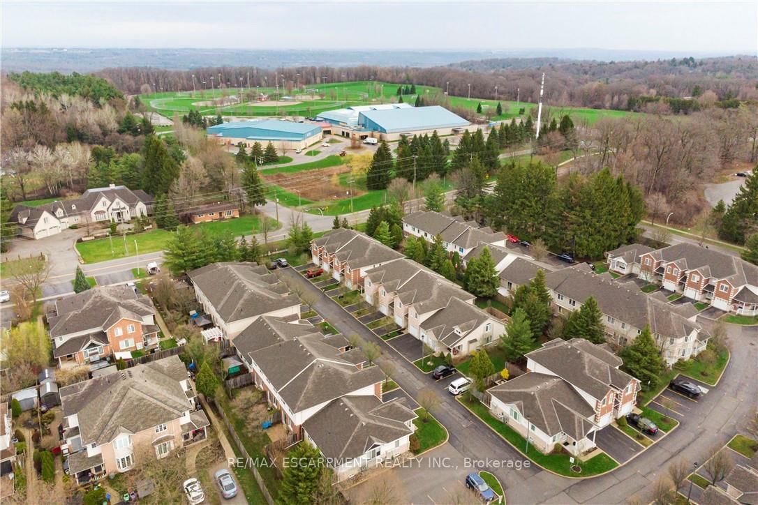 Townhouse for sale at 44-81 Valridge Drive, Hamilton, Ontario, L9G 5B6 - Ancaster - MLS: X13022266