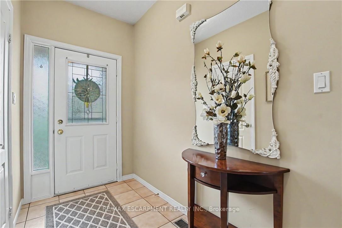 Townhouse for sale at 44-81 Valridge Drive, Hamilton, Ontario, L9G 5B6 - Ancaster - MLS: X13022266