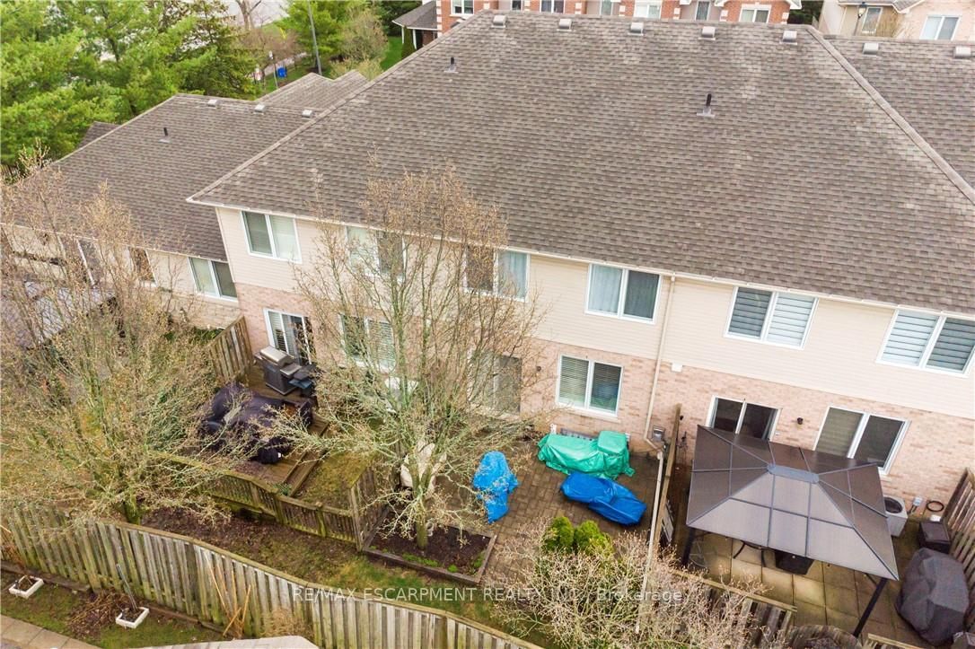 Townhouse for sale at 44-81 Valridge Drive, Hamilton, Ontario, L9G 5B6 - Ancaster - MLS: X13022266