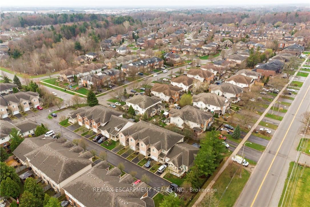 Townhouse for sale at 44-81 Valridge Drive, Hamilton, Ontario, L9G 5B6 - Ancaster - MLS: X13022266