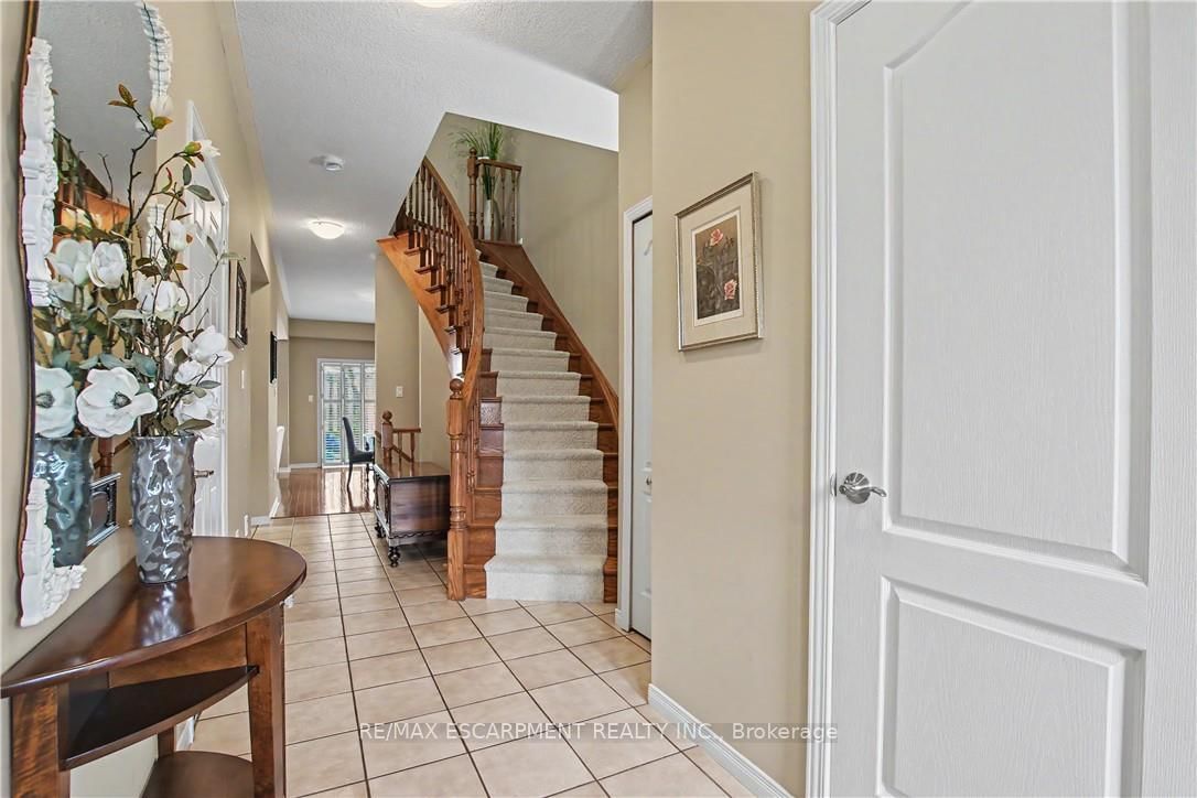 Townhouse for sale at 44-81 Valridge Drive, Hamilton, Ontario, L9G 5B6 - Ancaster - MLS: X13022266