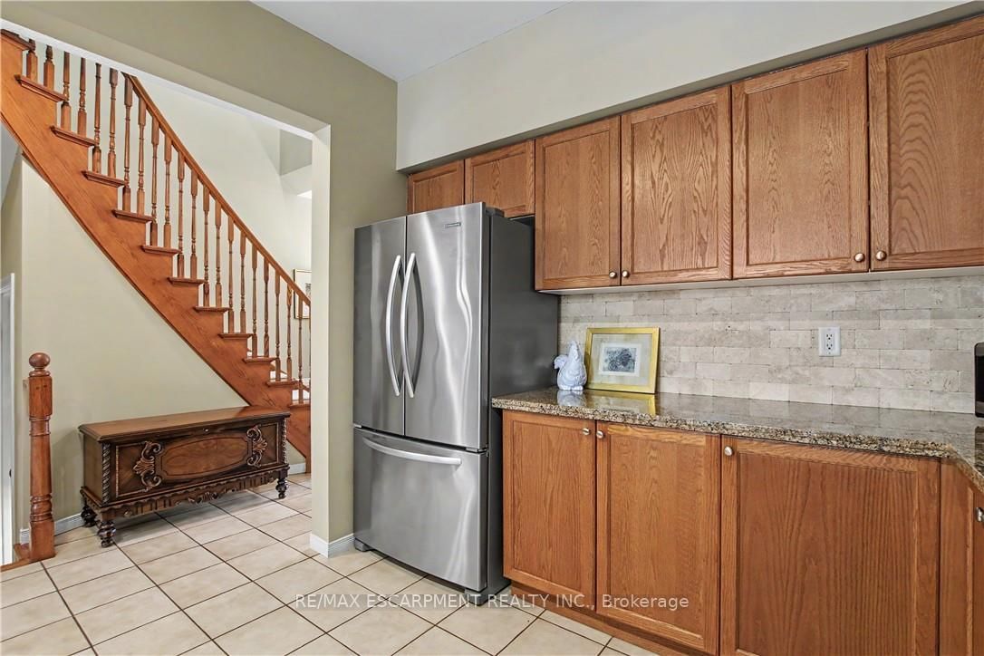 Townhouse for sale at 44-81 Valridge Drive, Hamilton, Ontario, L9G 5B6 - Ancaster - MLS: X13022266