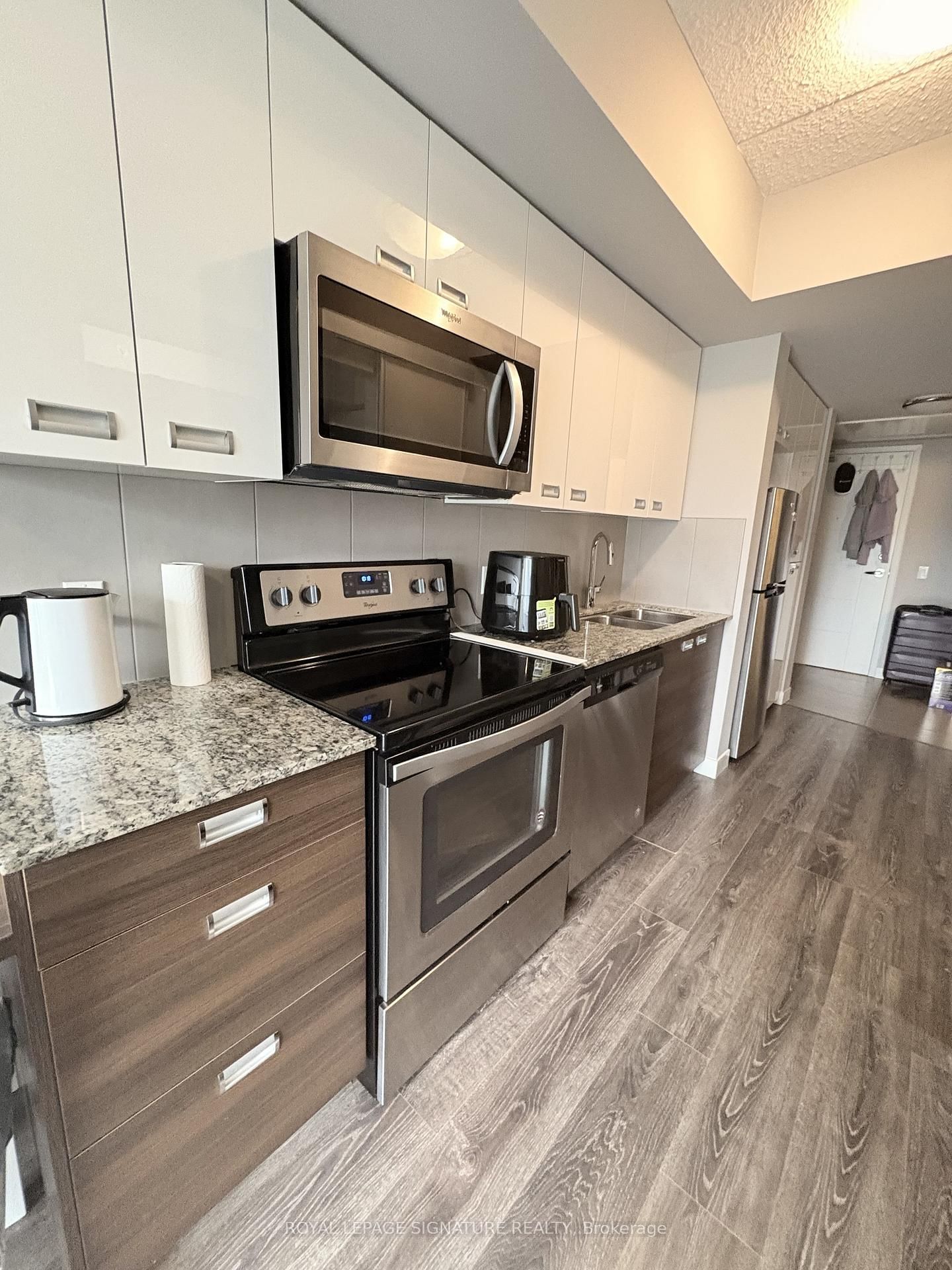 308 Lester Street, Unit 431 - Photo 8