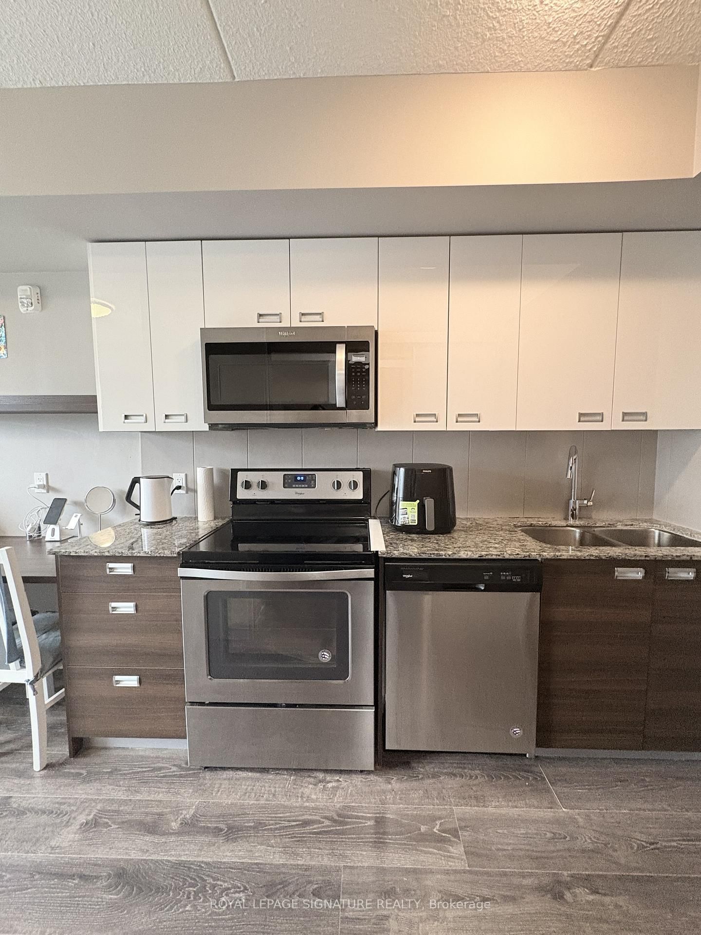 308 Lester Street, Unit 431 - Photo 9