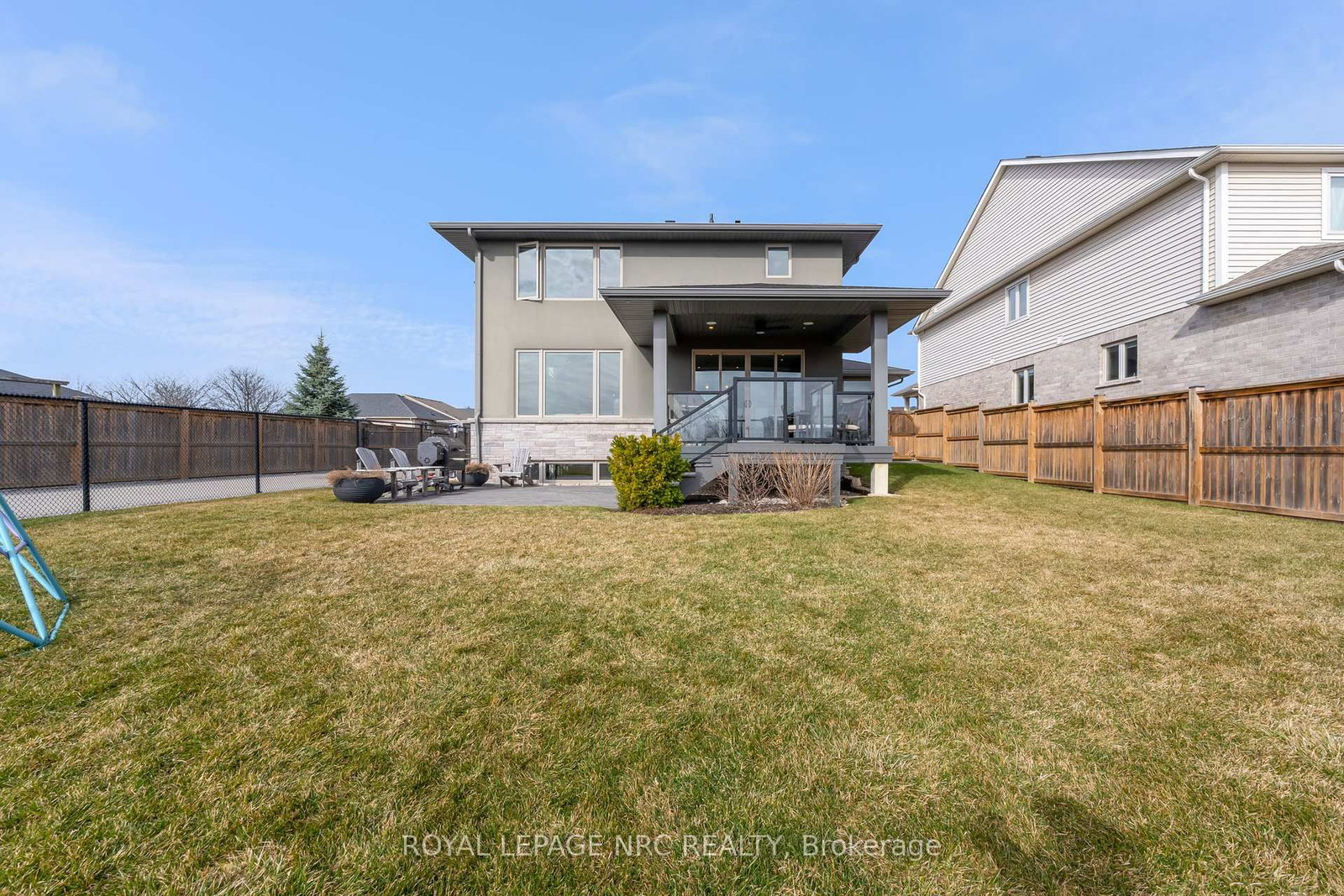 80 Days Avenue - Photo 8