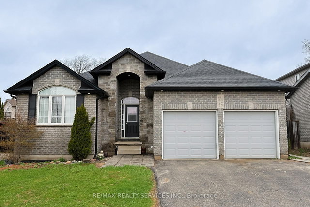 Bsmt - 49 Woodhatch Crescent