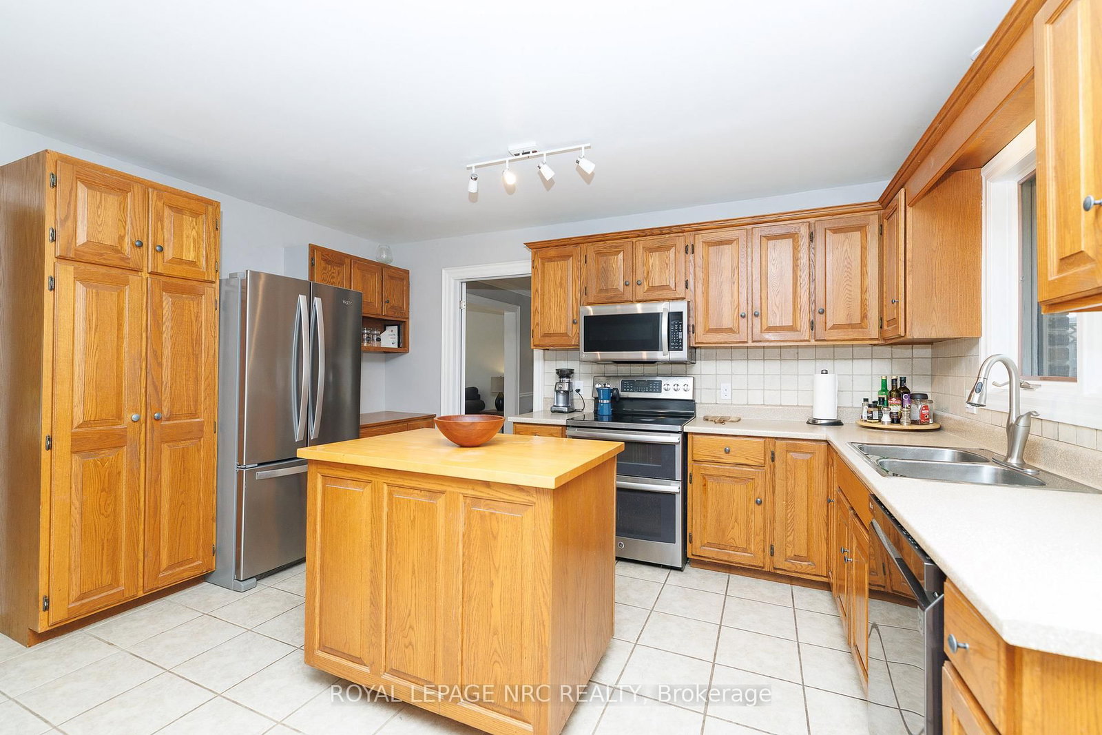 Detached House for sale at 9 Nursery Lane, Pelham, Ontario, L0S 1E1 - Fonthill - MLS: X13022558