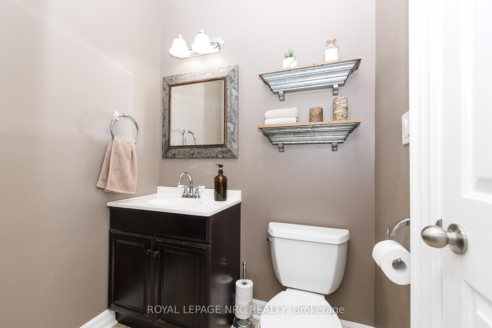 Detached House for sale at 9 Nursery Lane, Pelham, Ontario, L0S 1E1 - Fonthill - MLS: X13022558