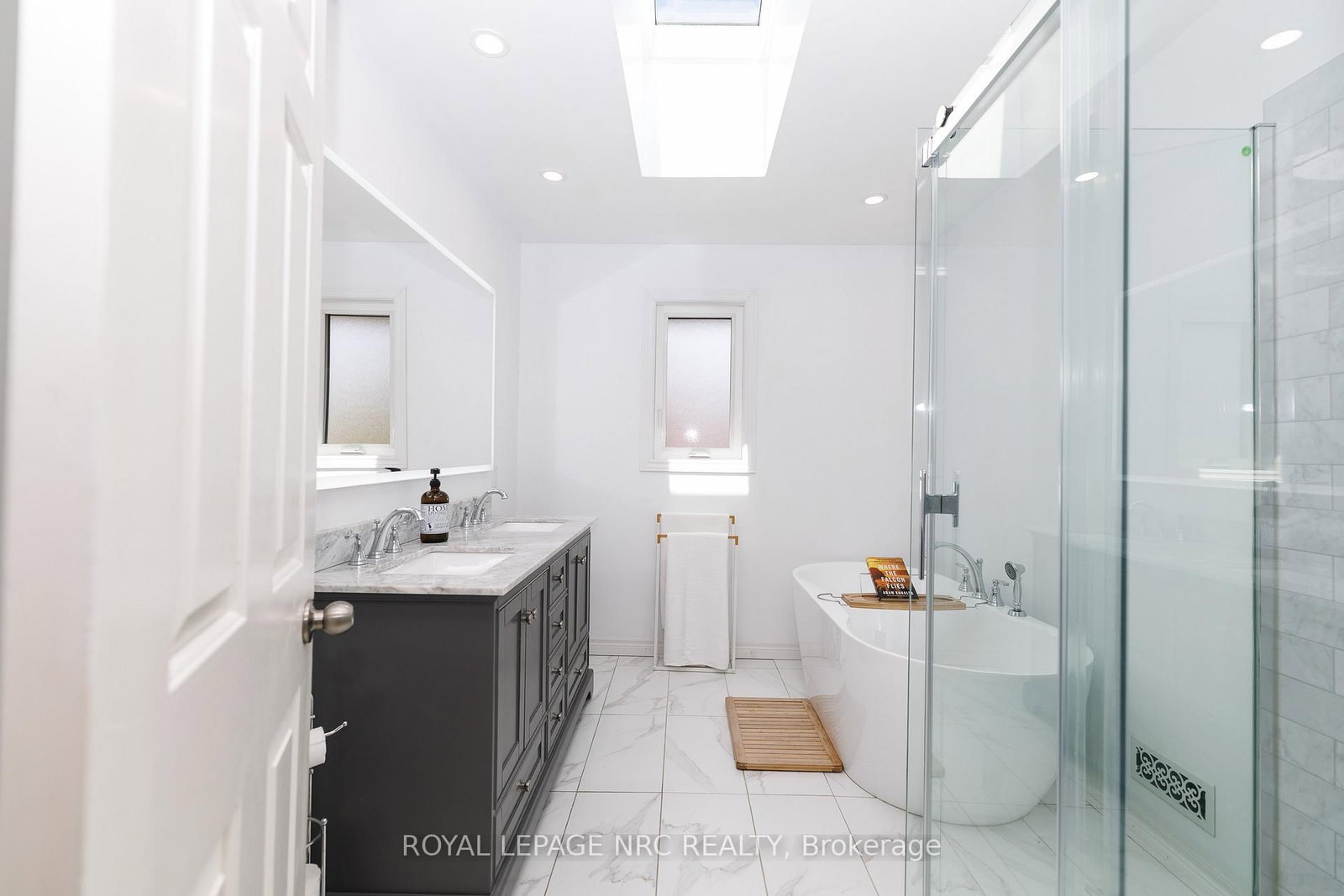 Detached House for sale at 9 Nursery Lane, Pelham, Ontario, L0S 1E1 - Fonthill - MLS: X13022558