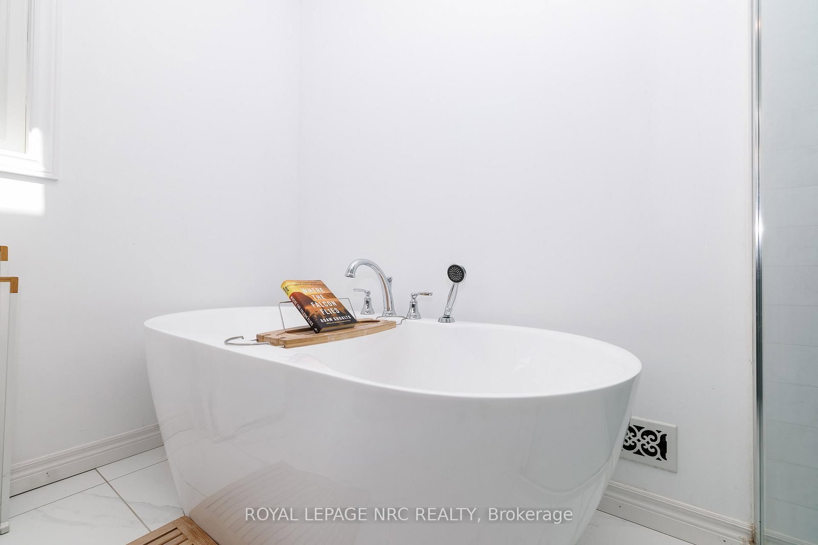 Detached House for sale at 9 Nursery Lane, Pelham, Ontario, L0S 1E1 - Fonthill - MLS: X13022558