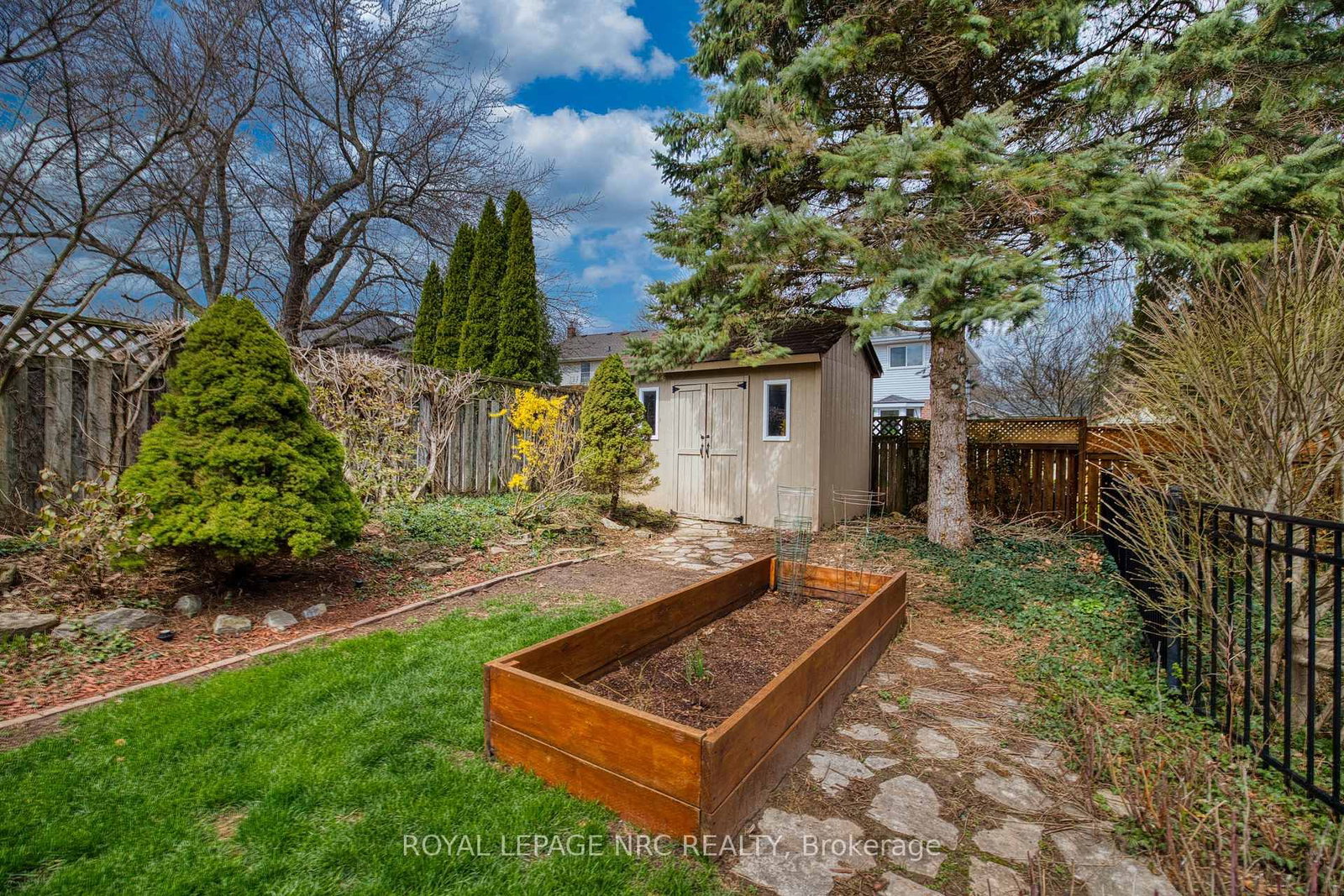 Detached House for sale at 9 Nursery Lane, Pelham, Ontario, L0S 1E1 - Fonthill - MLS: X13022558