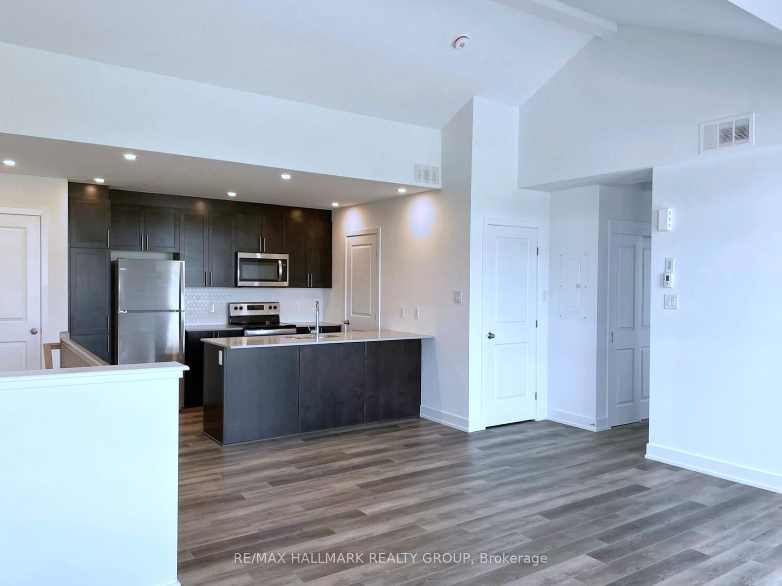 300 Tulum Crescent, Unit i - Photo 10