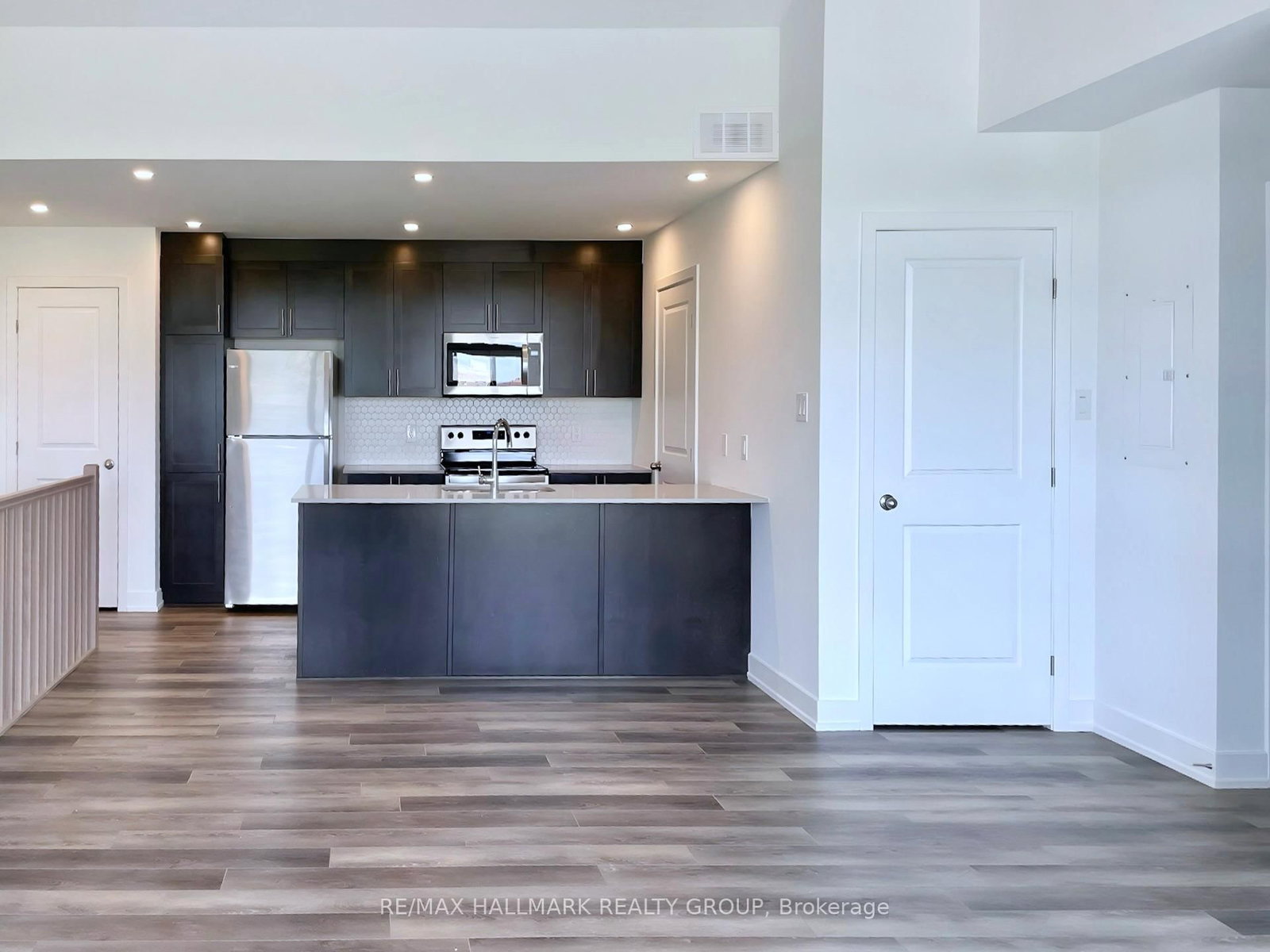 300 Tulum Crescent, Unit i - Photo 11