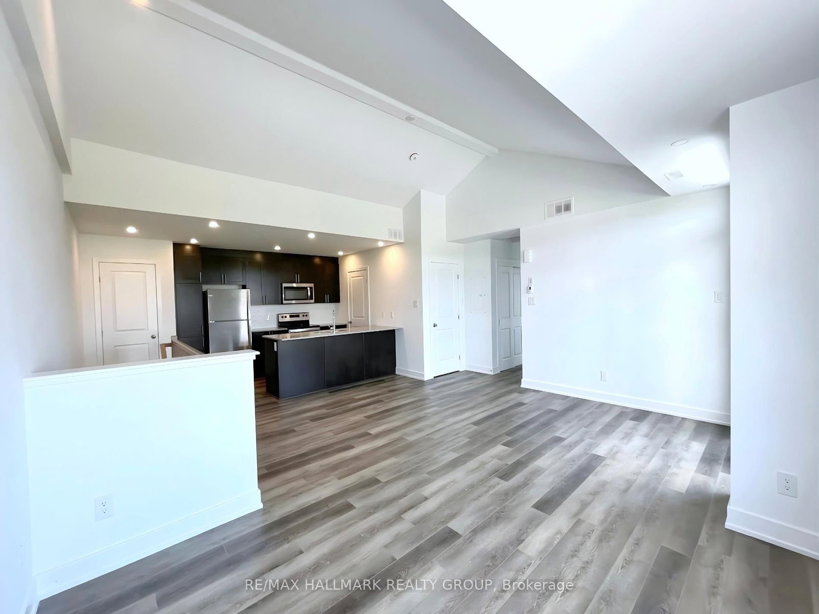 300 Tulum Crescent, Unit i - Photo 3