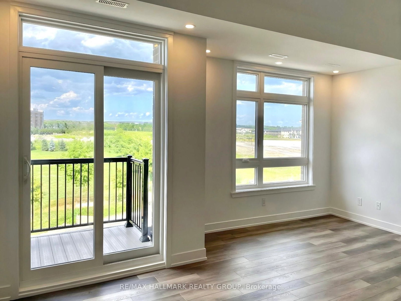 300 Tulum Crescent, Unit i - Photo 8