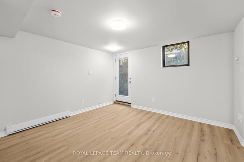 B - 1420 Hayes St, Ottawa, K1E 3M6 | Image 2