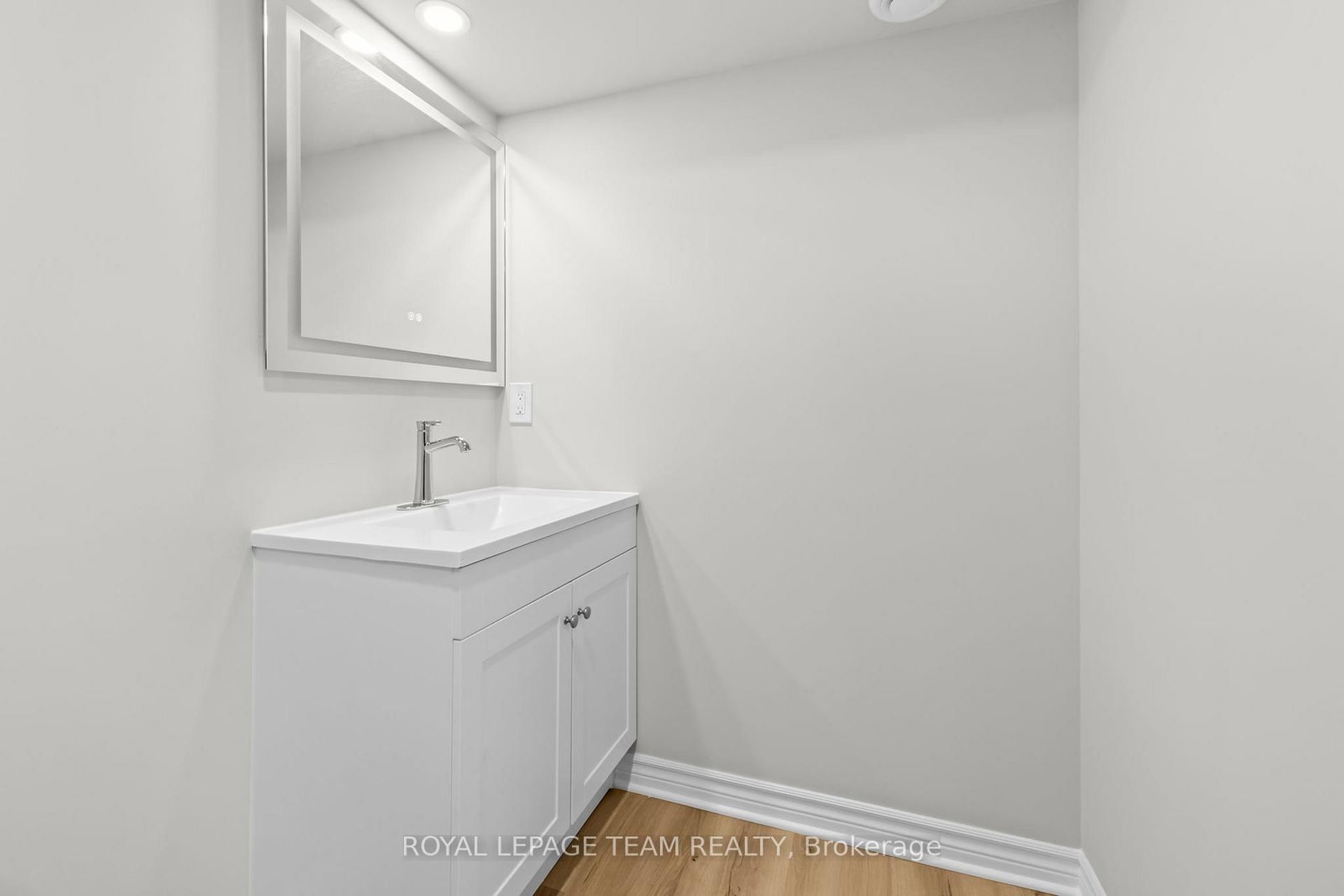 1420 Hayes Street, Unit B - Photo 8
