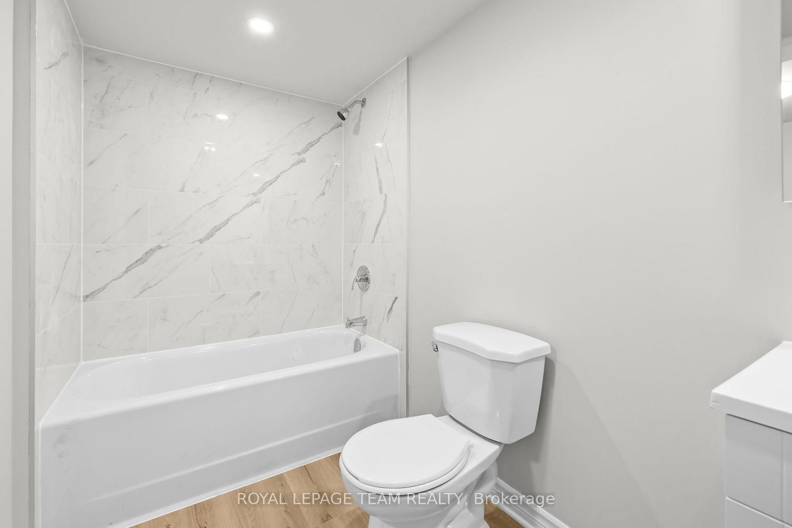 1420 Hayes Street, Unit B - Photo 9