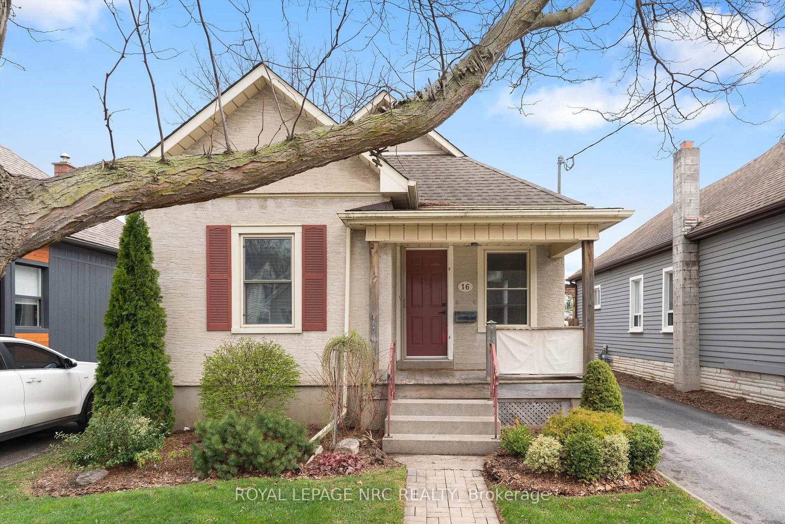 Listing photo 2