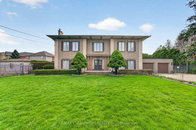 213 STONE CHURCH Road W