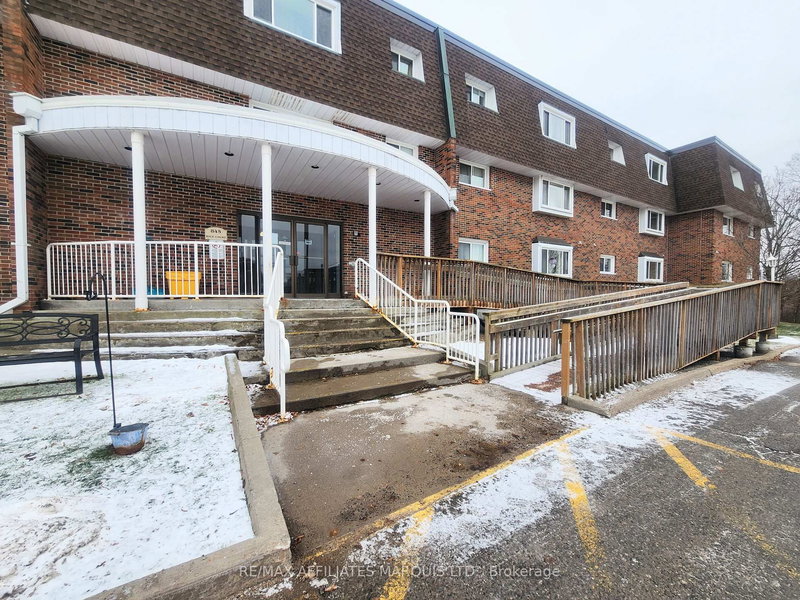 409 - 845 Kyle Crt, Brockville, K6V 6K7 | Image 2