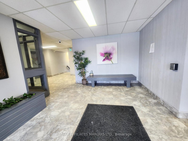 409 - 845 Kyle Crt, Brockville, K6V 6K7 | Image 3