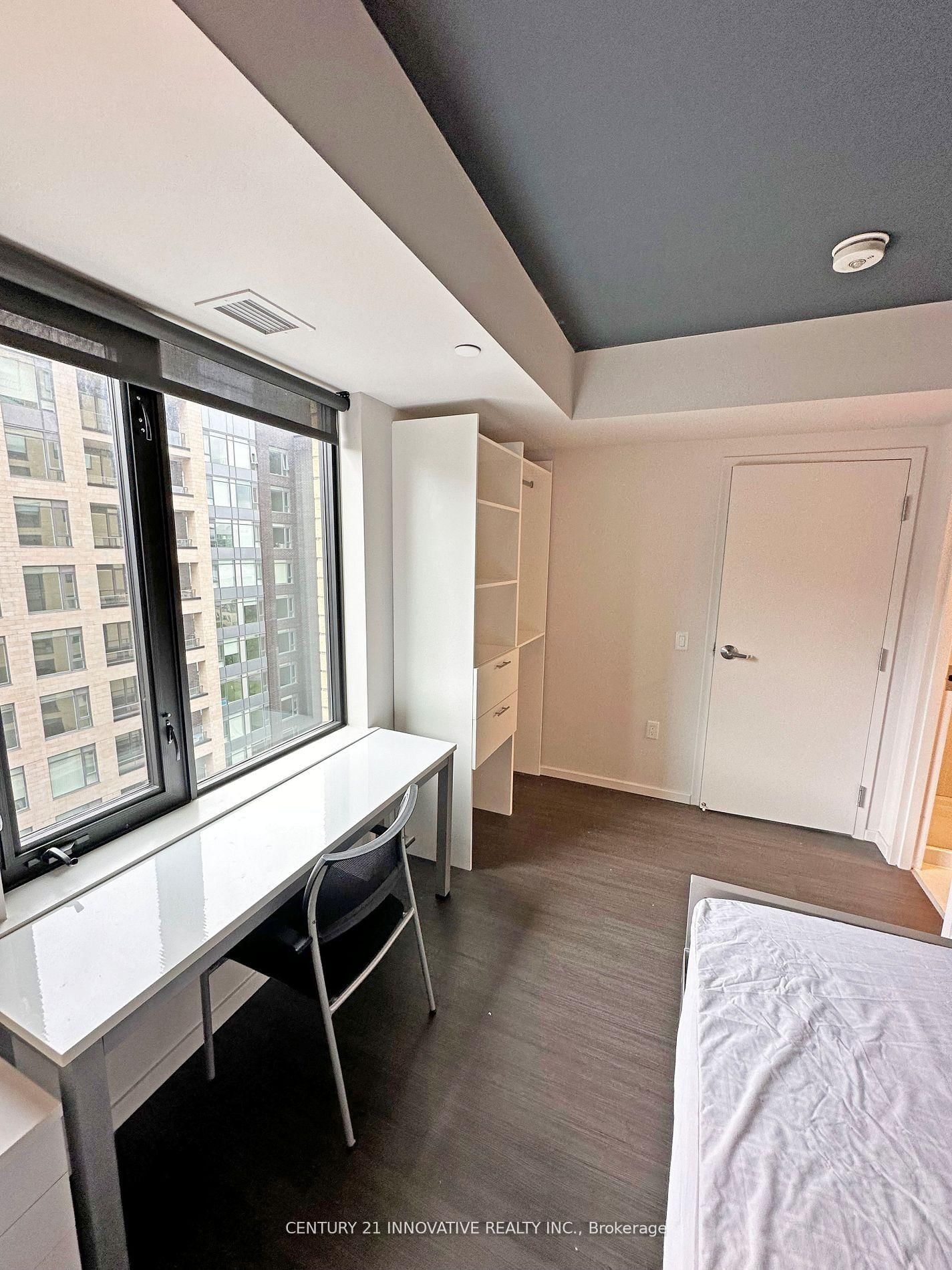 105 Champagne Avenue S, Unit 1517 - Photo 13