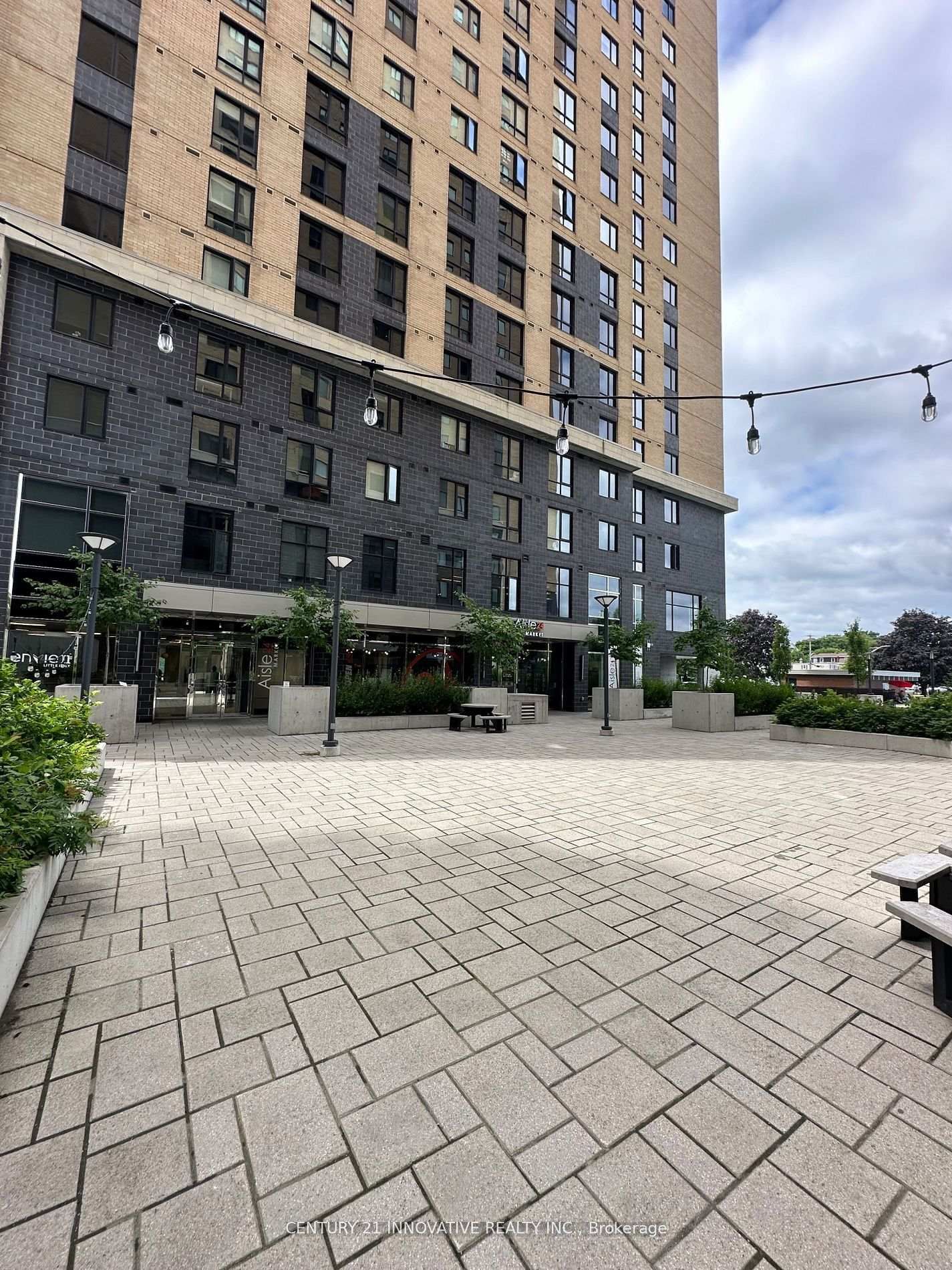 105 Champagne Avenue S, Unit 1517 - Photo 26