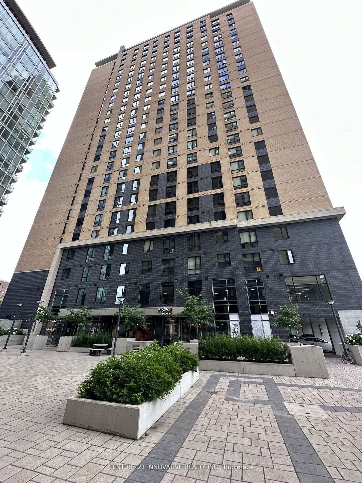 105 Champagne Avenue S, Unit 1517 - Photo 27