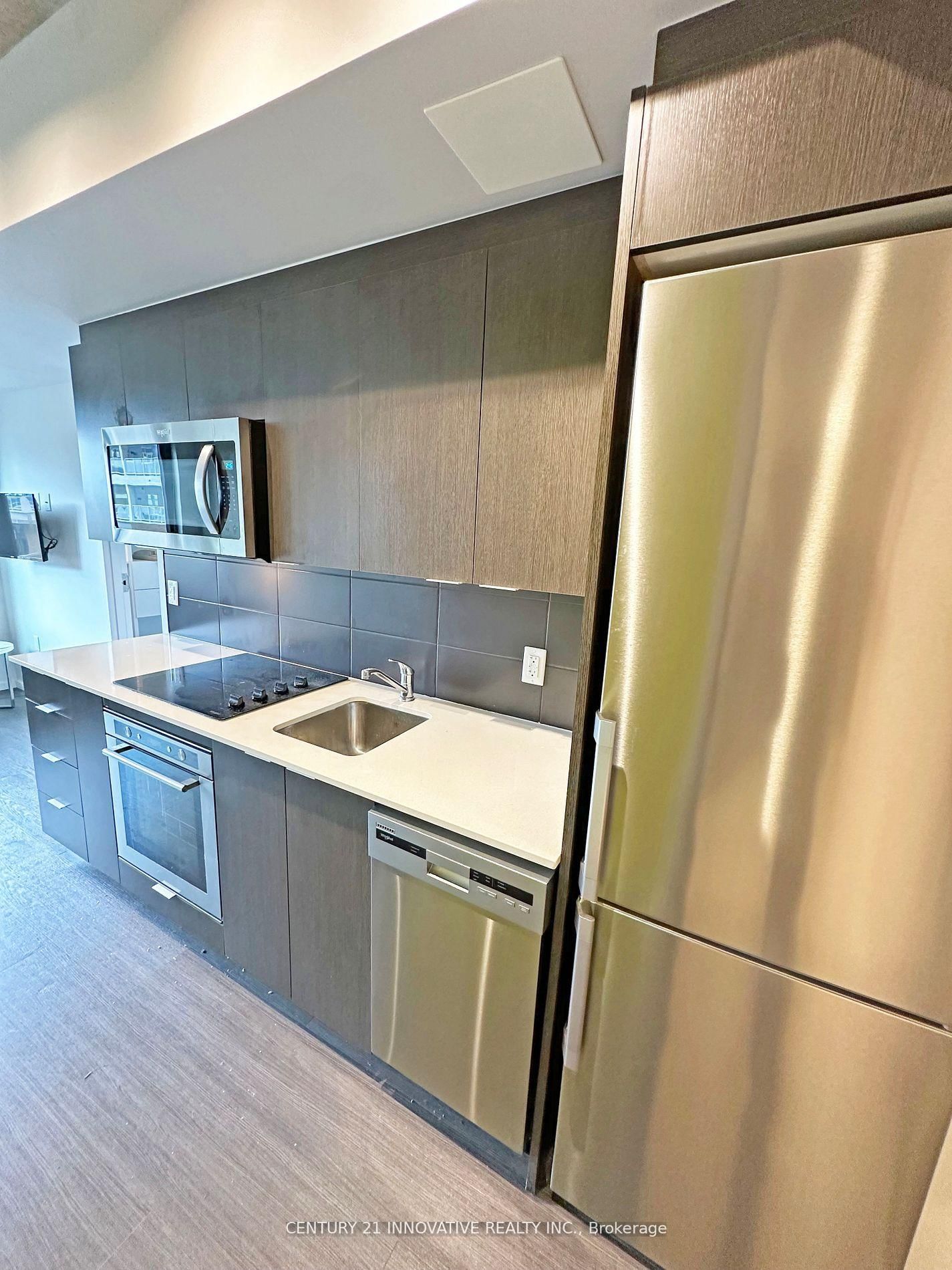 105 Champagne Avenue S, Unit 1517 - Photo 7