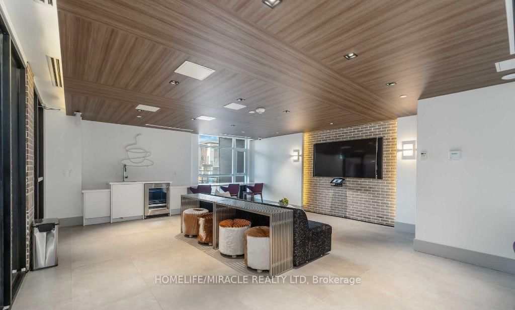 600 North Service Road, Unit 510 - Photo 5