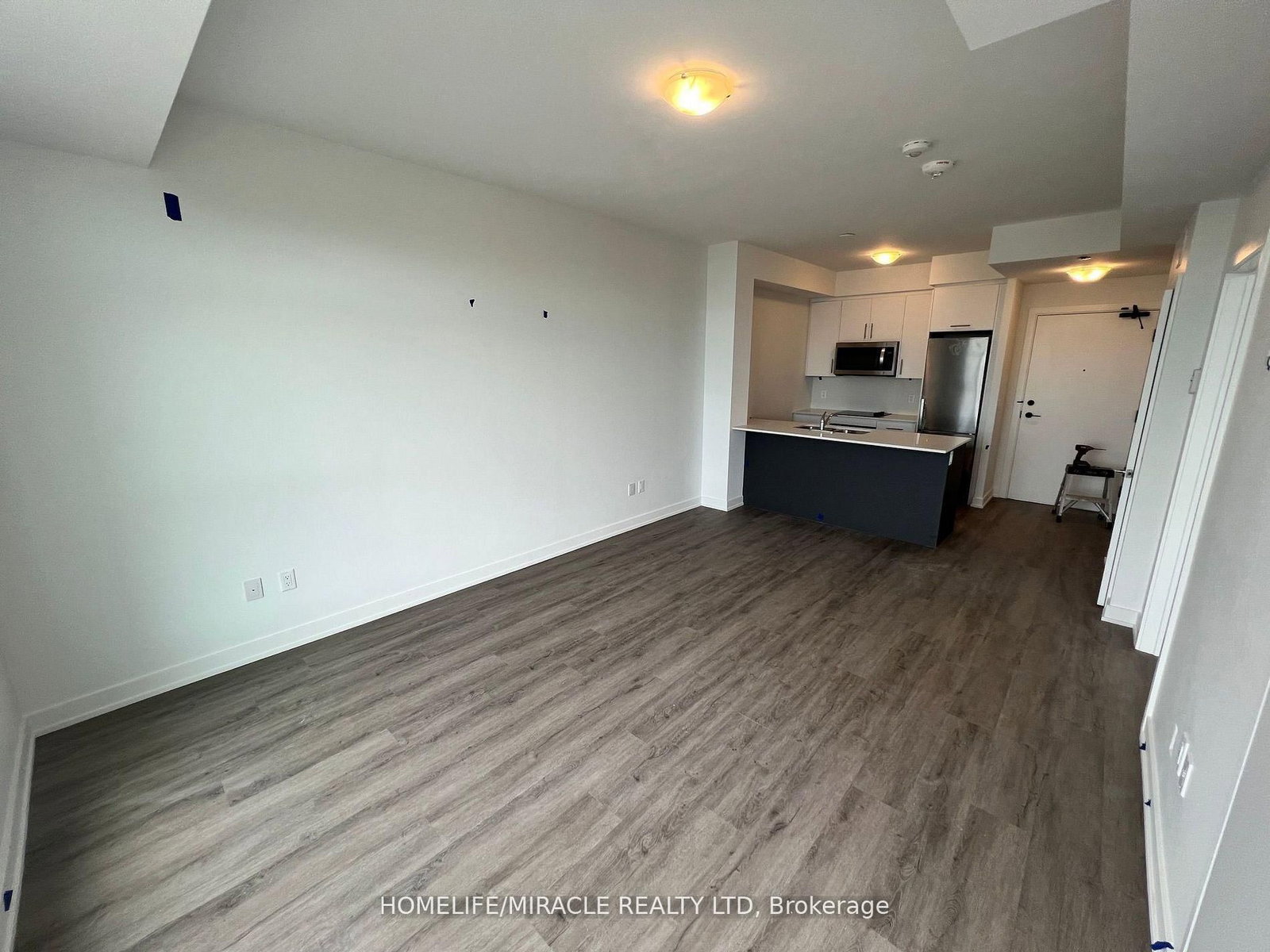 600 North Service Road, Unit 510 - Photo 7