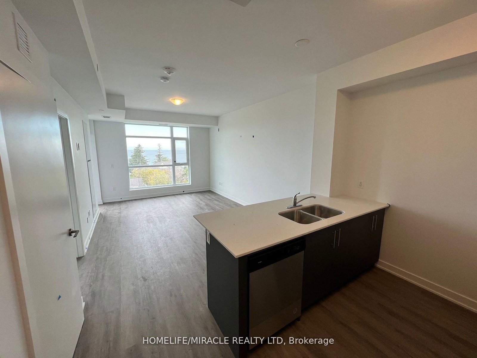 600 North Service Road, Unit 510 - Photo 9