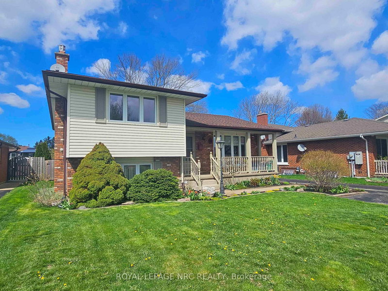 78 Page Dr, Welland, L3C 6E4 | Image 2