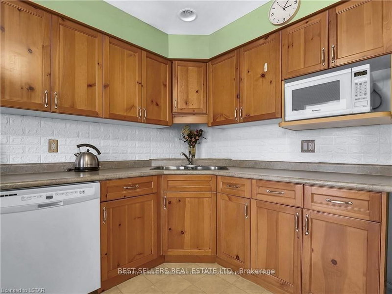 11 - 185 North Centre Rd, London North, N5X 4C9 | Image 3